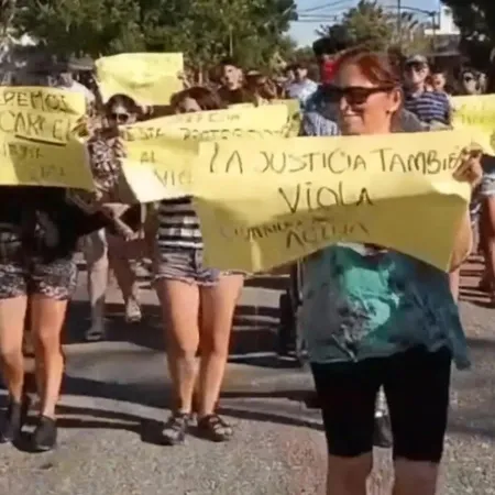 Un instructor de bomberos confesó abusos, espera un juicio abreviado y cumple prisión domiciliaria