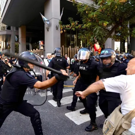 Bullrich defendió la política de “piquete cero” y negó que haya cortes en el país