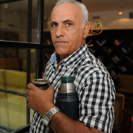 El cabezazo eterno de Alzamendi: cómo River y Peñarol lo recordarán juntos