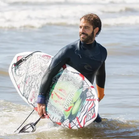 El divertido blooper de Benja Alfonso en la playa