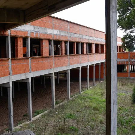 Kicillof vs Milei: la pelea por una obra sanitaria frenada