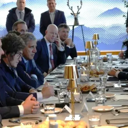 Foro de Davos: Milei abrió con los CEOs de los grandes bancos y prepara su discurso