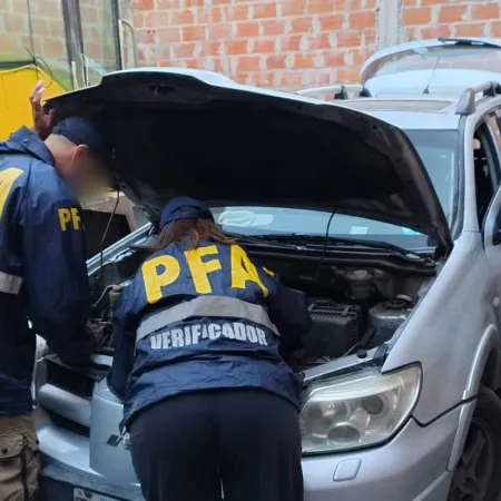 Vendía autos robados con documentación falsa y los ofrecía a través de las redes sociales