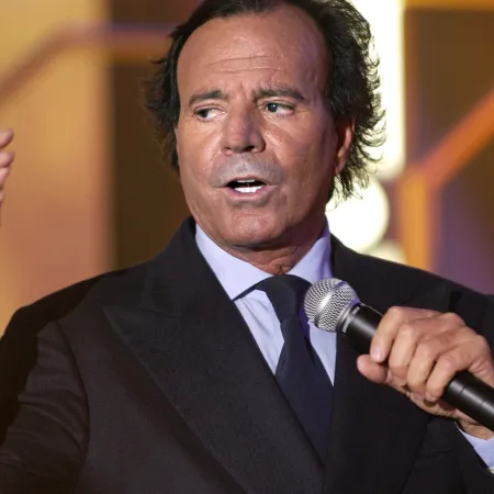 El particular gusto sexual de Julio Iglesias en medio de las denuncias por acoso