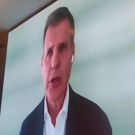 Redrado en un encuentro sindical clave: "Necesitamos un programa económico y social"