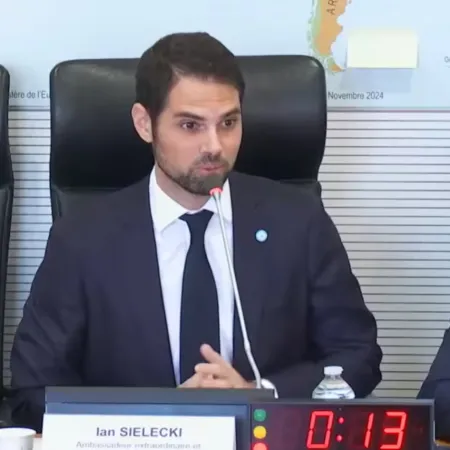 Un embajador argentino frenó una sesión en Francia por un mapa de Malvinas