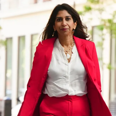 Reino Unido sacudido por rupturas internas y movimientos clave