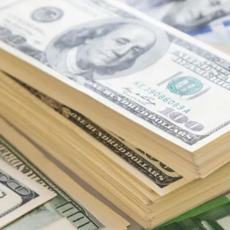 El dólar mayorista abre alcista por tercer día consecutivo