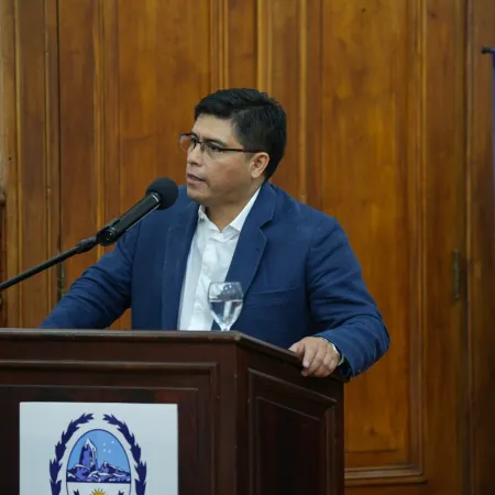 Del golpazo al recambio: el mensaje de Vidal sobre el contexto "muy difícil" de Santa Cruz