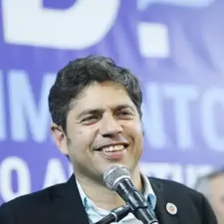 Kicillof reúne a su tropa en plena pulseada con La Cámpora por el control del PJ bonaerense