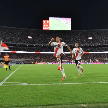 De la mano de Juanfer Quintero, River le ganó 2 a 0 a Gimnasia en el Monumental