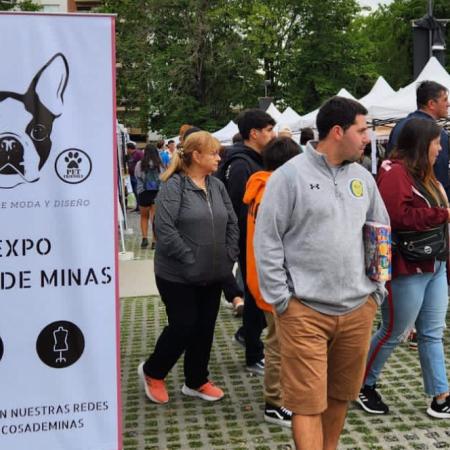 La Plata: detienen y escrachan a una influencer acusada de robar ropa en la feria de la cancha de Estudiantes
