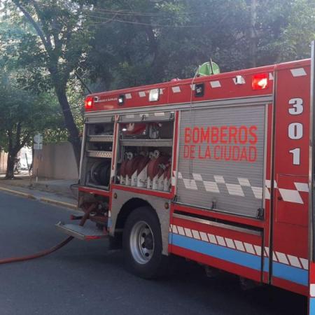 Incendio en un conventillo de La Boca: una persona fallecida y cuatro trasladadas de urgencia