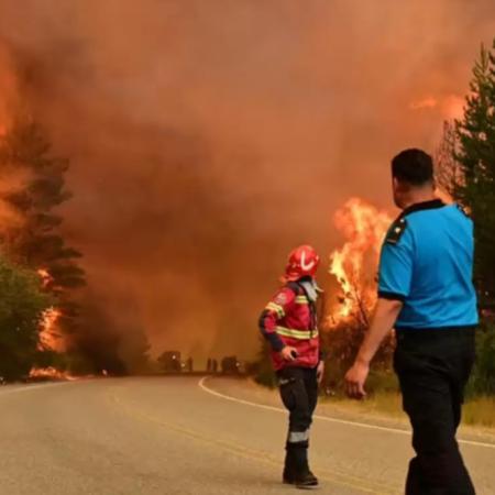 Emergencia en Chubut: corte total en la Ruta 40 entre Epuyén y El Hoyo por el avance imparable del fuego