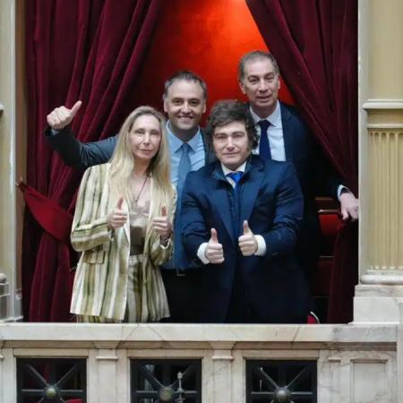 Javier Milei convoca a extraordinarias: qué negociará por la reforma laboral