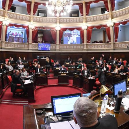 Abusos en el Senado bonaerense: el kirchnerismo rompió el silencio