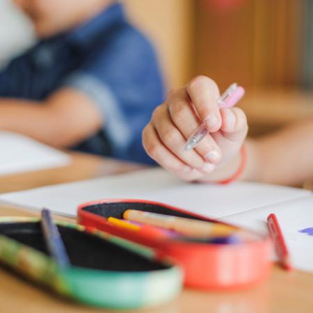 Día de la Educación en Argentina: crisis estructural, deserción y el desafío de la Inteligencia Artificial