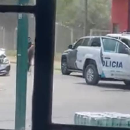 Impactante video: vuelco, tiros y fuga a pie tras una persecución policial en Merlo