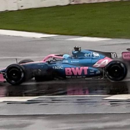 Alpine presentó su A526 en pista antes del debut oficial