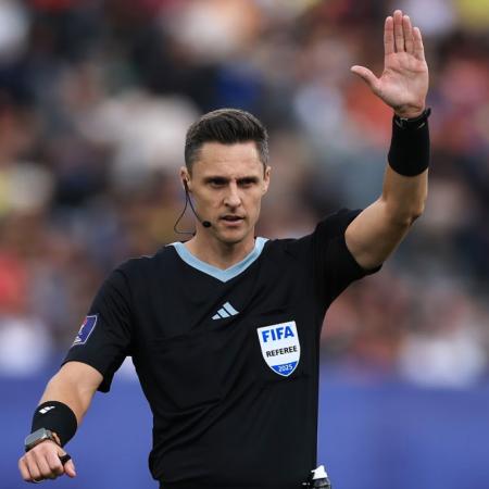 Cambia el fútbol: la IFAB busca frenar las interrupciones y pone 4 reglas