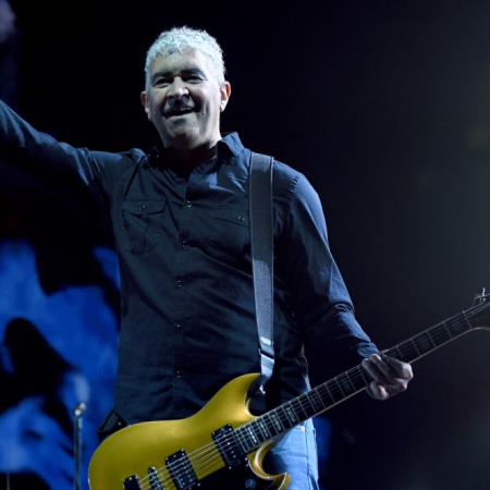 El guitarrista de Foo Fighters se perderá las fechas de la gira debido a un extraño accidente