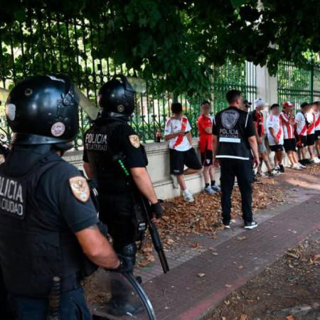 Operativos de la Ciudad en River, Vélez y Huracán: 62 trapitos demorados y tres micros remitidos