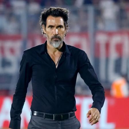 Verón avanza por el Cacique Medina para Estudiantes: qué pasó con Palermo y Vivas