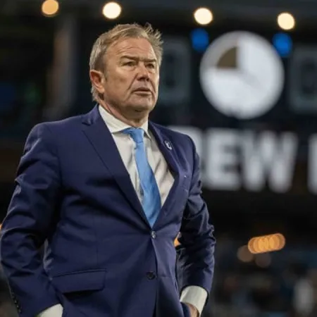 Marruecos, un club saudí y un DT de la MLS: la trama del secuestro de Adrian Heath