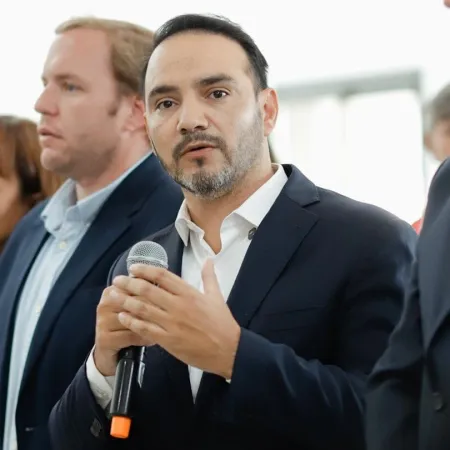 Caputo, Santilli y Milei en la agenda de Valdés: qué negocia Corrientes con Nación