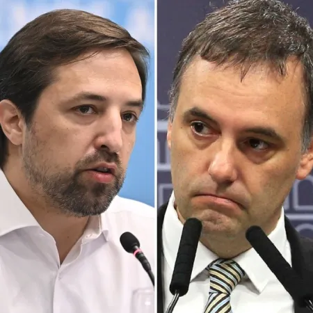 "Chatarra médica": un ministro de Kicillof cruzó a Adorni por un anuncio polémico