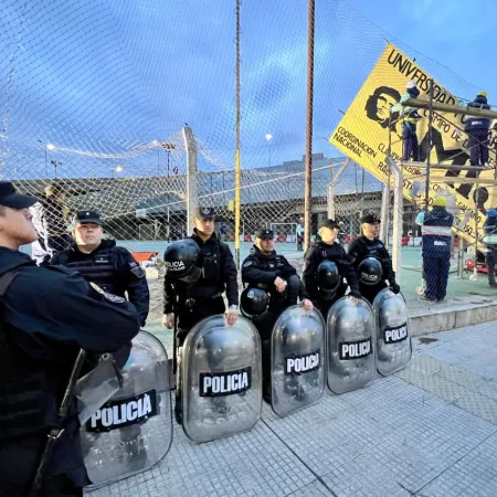 La Ciudad que desaloja rápido y limpia lento