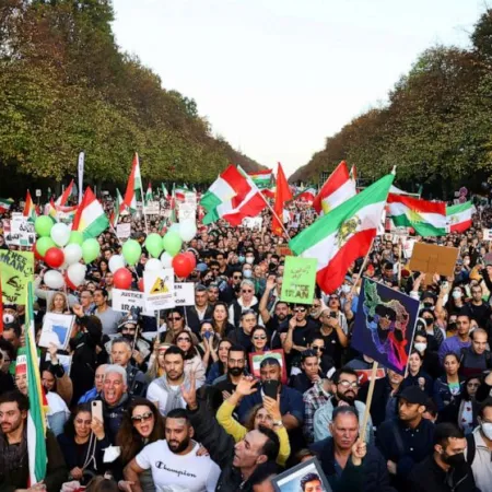 Masiva protesta en Berlín respalda el levantamiento popular contra el poder en Irán