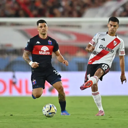 Papelón de River: cayó por goleada frente a Tigre y el equipo se fue silbado