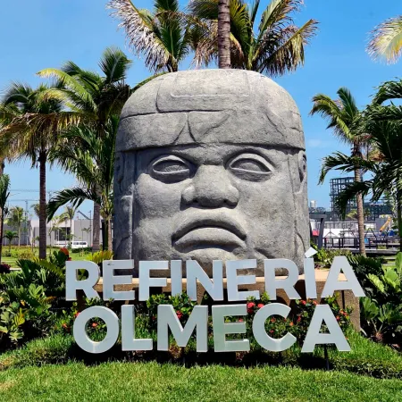 Mechero encendido junto a escuelas en Paraíso: qué oculta la Refinería Olmeca