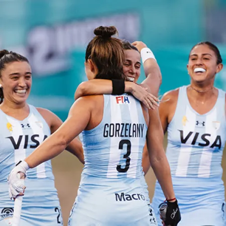 Leonas implacables: goleada y debut con historia