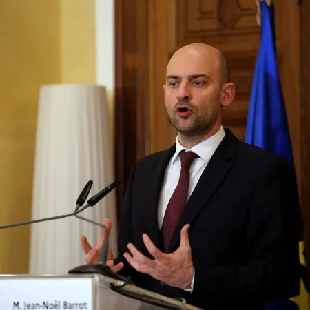 Qué son las visas humanitarias y por qué Francia las amplía para iraníes perseguidos