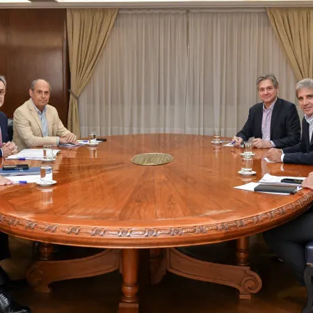 Reunión Gobierno-UIA "excelente", pero la industria en emergencia