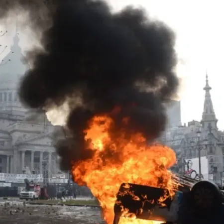 Semana de alto voltaje: reformas, la justicia activa y crisis salarial en un país en tensión