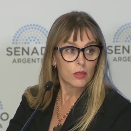 Di Tullio denunciará a Sturzenegger y a su esposa por una contratación millonaria en Cancillería