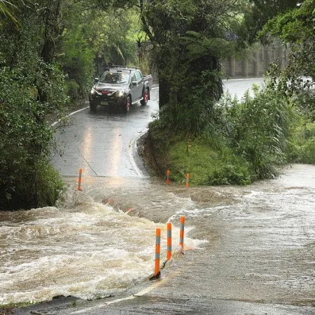 Tormenta en Nueva Zelanda deja 30.000 hogares sin luz