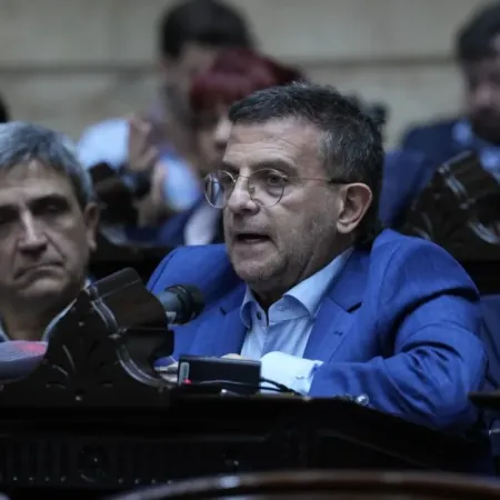 Lapidaria postura de un diputado de La Bancaria sobre la reforma laboral: "Negocio financiero"