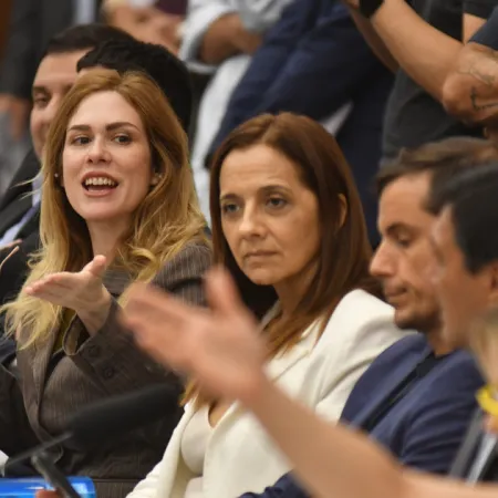 Escándalo en Diputados: Del Caño cruzó a Lemoine y la acusó de “cobrar millones y vacacionar en Miami”