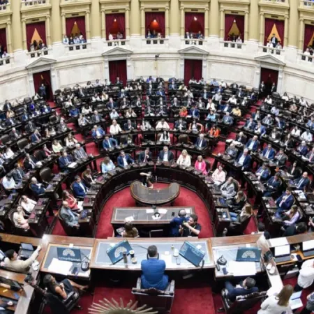 Diputados debate hoy la reforma laboral en una jornada atravesada por la tensión