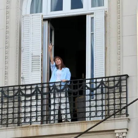 Cristina Kirchner en Constitución: el saludo de cumpleaños que se volvió mensaje político