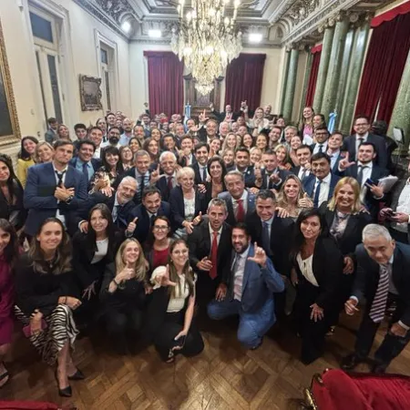 Adorni celebró la “modernización laboral” pero todavía resta la sesión en el Senado