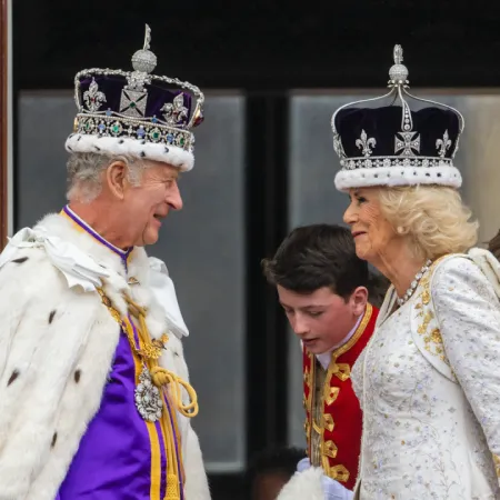 El caso Andrés desata la mayor crisis real desde 1936 en Reino Unido