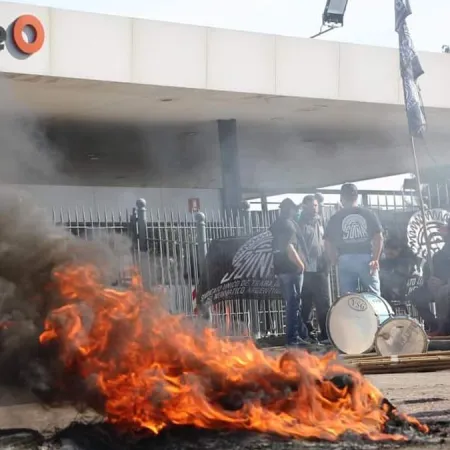FATE, jornada caliente: empresa y sindicato se enfrentan hoy en el Ministerio de Trabajo