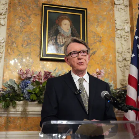 Arrestan a Peter Mandelson por vínculos con Jeffrey Epstein