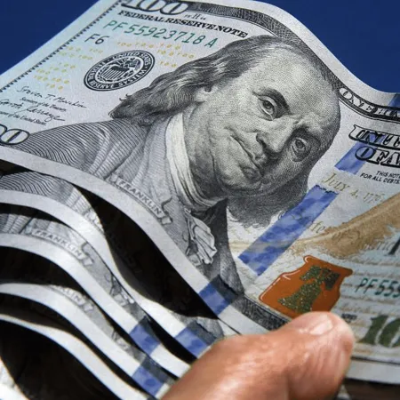 Brecha mínima entre dólar MEP y oficial: ¿qué pasa con el blue?