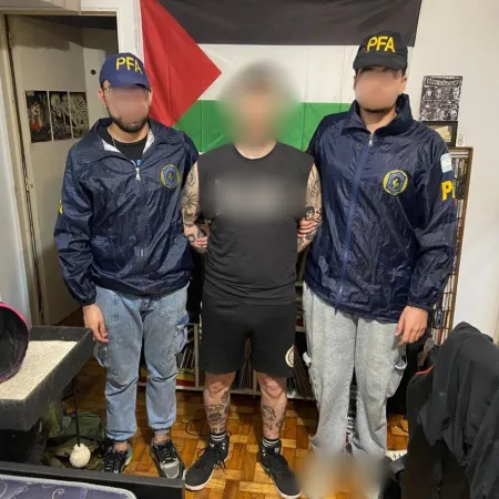 Publicó un mensaje contra Patricia Bullrich y terminó preso: qué encontraron en su casa